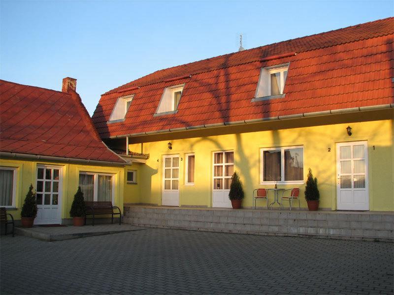 Kincses vendégház Debrecen Esterno foto